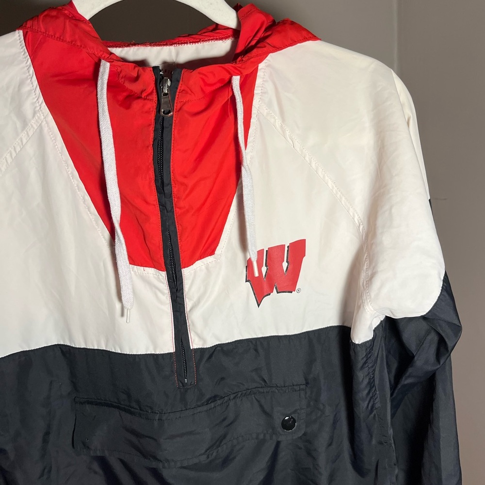 Vintage Women’s Wisconsin Badgers windbreaker; G-III Sports by Carl Banks